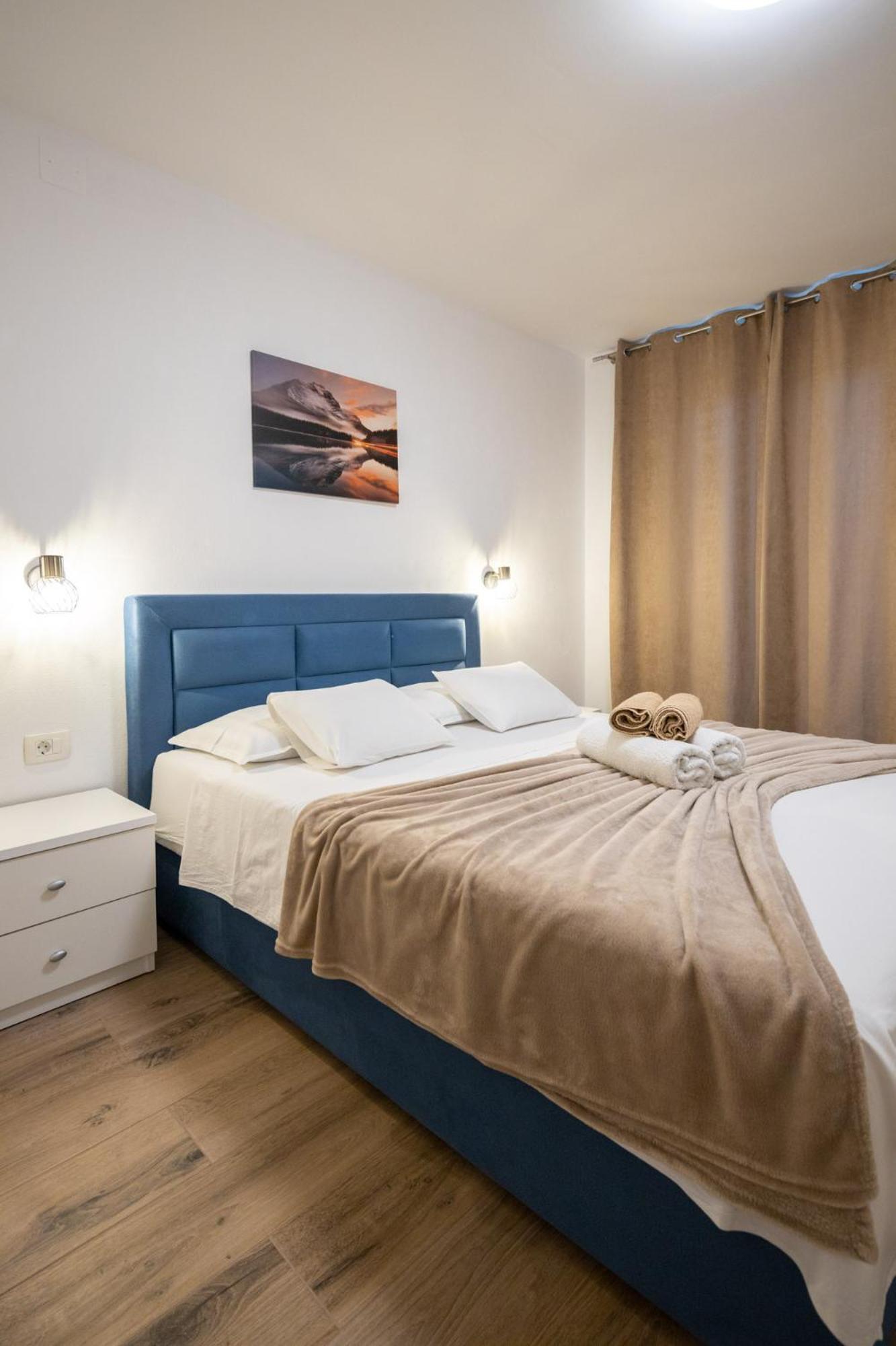 Apartment Iva Vrana  エクステリア 写真